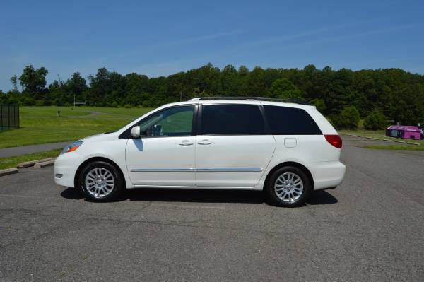 2009 Toyota SIENNA LIMITED DVD - $8,999 (MANASSAS)63618597236609124