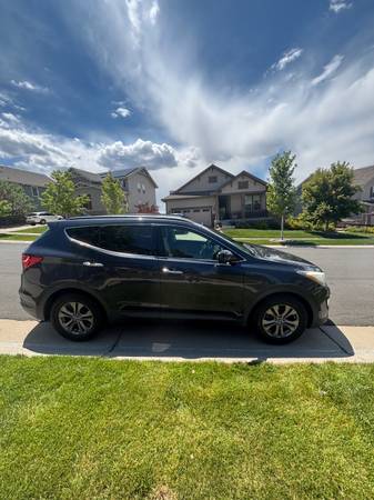 2013 Hyundai Santa Fe Sport - $9,00063612118384387122