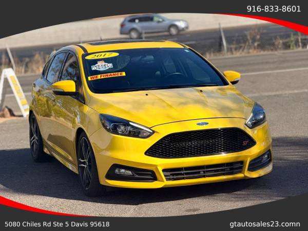 2017 Ford Focus  ST Hatchback 4D Hatchback 1