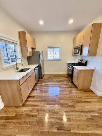 $2,500 / 2br - Lynn 2 Bed/1 Bath Apartment | Chestnut St64146856610434120