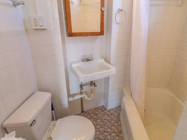 $1,100 / 2br - 🕶Pet-Friendly 2BR Apartment in Convenient Neighborhood🕶 (Honolulu, HI)63686672622977122