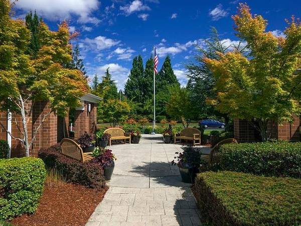$1,540 / 1br - 659ft2 - Stay connected in the Internet Café with Wi-Fi hotspot (8900 SW Sweek Drive)63914972024579122