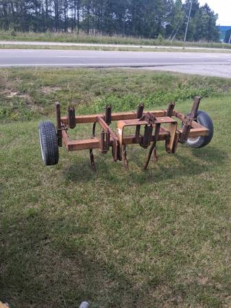 7 tooth chisel plow 1
