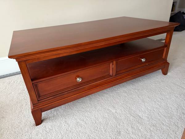 Gorgeous Solid Wood 2 Drawer Coffee Table 1