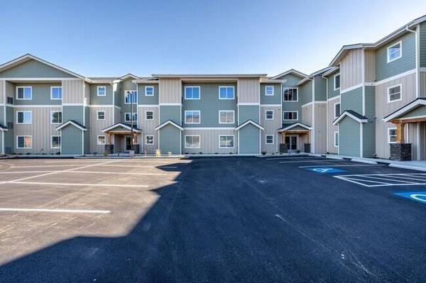 $1,910 / 2br - 912ft2 - Encimeras de cuarzo, estacionamiento fuera de la calle, aire acondicionado central (Wenatchee)63861425113987123