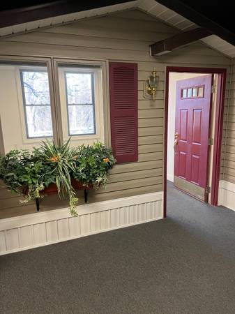 $1,400 / 900ft2 - Move in Ready Office Space (South Hadley, MA)64017048256513124