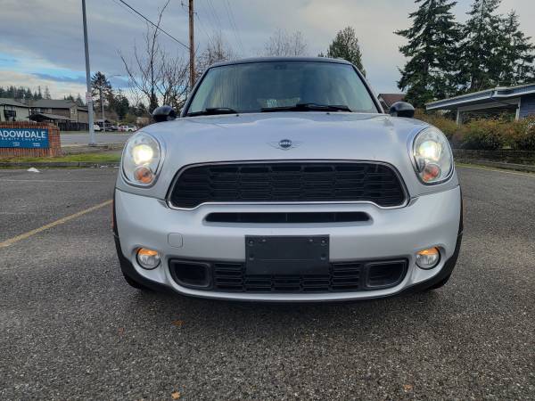 2011 MINI COUNTRYMAN S AWD 6 SPEED MANUAL  SERVICED - $5,000 (Lynnwood)63441696894339122