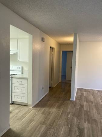 $2,525 / 2br - 875ft2 - ¡DISPONIBLE AHORA! Unidad de 2 habitaciones y 2 baños en planta baja #9 - ¡Solicite en línea! (Chula Vista)63621380468611124