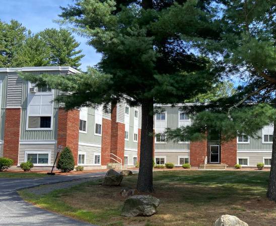 $2,000 / 2br - 🌿 Condo de 2 habitaciones con piscina, balcón y más – Disponible septiembre de 2025 (Londonderry, NH)63656178039299120