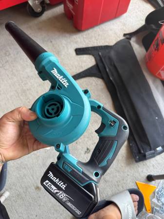 MAKITA 18V BLOWER 1