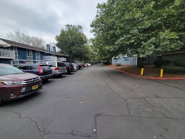 $1,805 / 2br - 910ft2 - Laundry Facilities, Courtesy Night Patrol, On-Site Laundry, Garage (Tacoma Wa.)63934420298882121