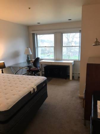 $1,350 / 1br - Month-to-month -NO lease required, House share, private furnished rm (Bridgewater)63676310192643121