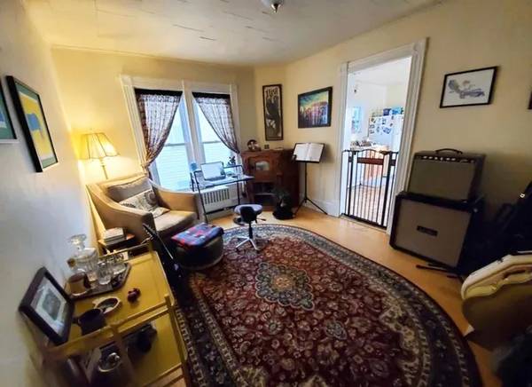 $980 / 2br - 1050ft2 - This SUPER spacious 2nd floor, 2 bedroom (Burlington)63969738519939120