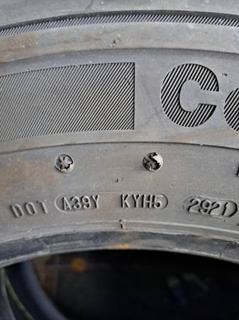 Par de llantas usadas 225/70 R19.5, para cualquier posición, Continental - $200 (Tacoma)63471373194499122
