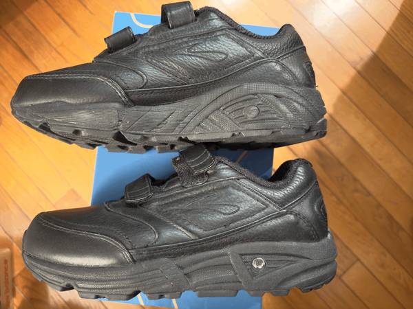 Brooks Walking Shoes, Velcro Strap - Women's Wide (D) - Size 7 1
