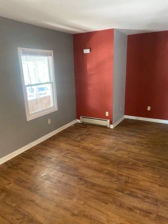 $2,900 / 3br - 1300ft2 - 3 bedroom apartment in Burlington - INCLUDES HEAT, HOT WATER, WATER (King st)63784617573377120