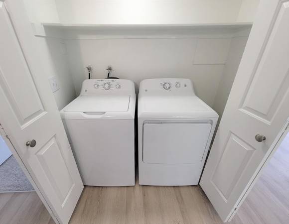 $1,714 / 2br - 917ft2 - Patio de juegos, cancha de baloncesto al aire libre de tamaño completo, alfombra mullida63670989802113122