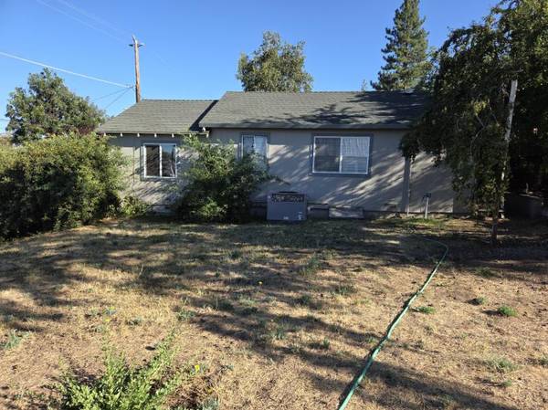 $1,200 / 2br - 1000ft2 - House for Rent (Fall River Mills)63972532364931120