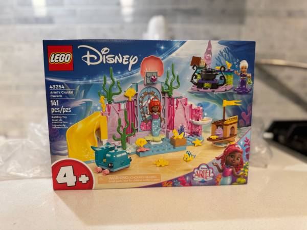 BNIB Lego 43254 Ariel's Crystal Cavern 1