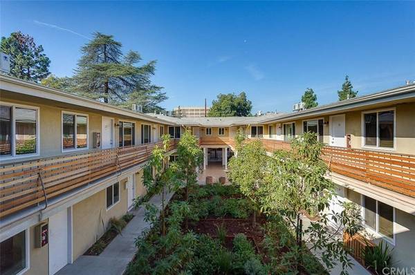 $2,245 / 1br - 708ft2 - Controlled Access/Gated, Gas Range, Recessed lighting (296 N Oakland Ave, Pasadena, CA)63840112442497120