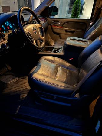 Yukon slt 4x4 - $8,750 (Franklin)63621534760961124