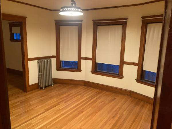 $800 / 2br - Seeking a roommate for lower floor unit near Neponset (Dorchester)63996546417794124