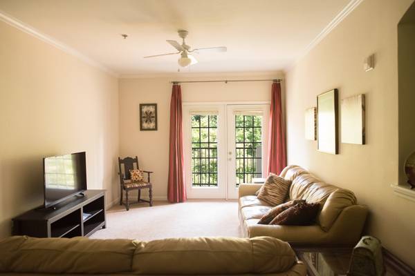 $1,450 / 2br - 1250ft2 - 2/2 UNFURNISHED condo in Seasons of Biltmore Lake (E. Candler/W. Asheville)64029210066947121