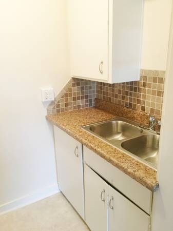 $795 / 432ft2 - Castle Court 6- Studio apartment (Midtown) (Midtown)63681695871105121