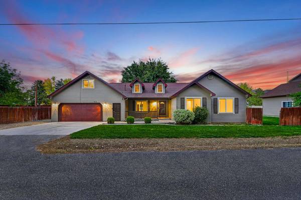 $560,000 / 3br - 2033ft2 - Nampa Over 3/4 acre Lot, 2,033sqft House, Shop, No HOA! (Nampa)64003314025857120