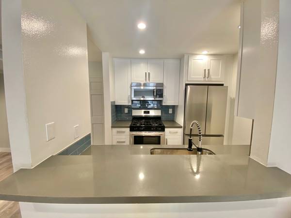 $2,695 / 1br - 721ft2 - *^*Catalina Apts.*^* 1 Bed/ 1 Bath (Studio City)63701054206977124