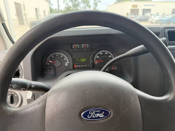 2019 Ford e350 - Photo 4