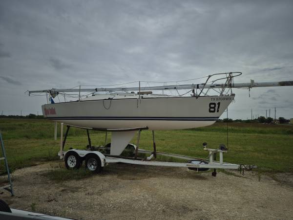 1982 J24 sailboat 1