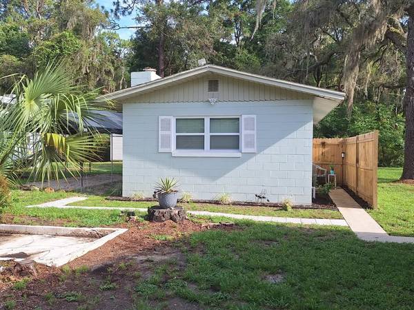 $1,250 / 1br - 275ft2 - Studio/ Private detached (Belleview)63963327162114120