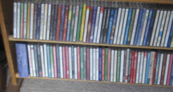 lot: 97 CHRISTMAS CDs 1