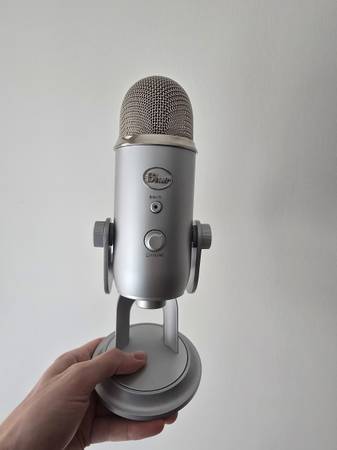 Blue Yeti USB Microphone 1