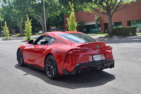 2023 Toyota GR Supra 3.0 Premium Coupé de 6 velocidades, rojo, paquete de asistencia al conductor - $58,987 (Hillsboro)63495506464899124