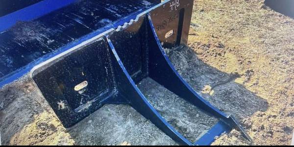 New Heavy Duty rock digger skeleton stump bucket skid steer attachment 1