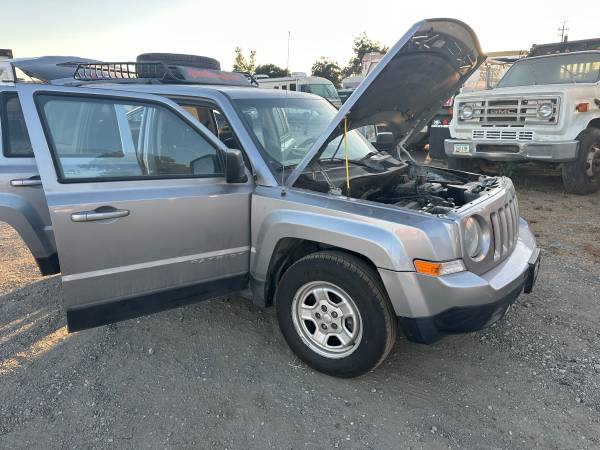 2017 jeep patriot 4 cilindros funciona excelente título limpio registrado - $3,900 (hollister)63624035427203120