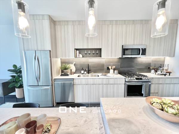 $3,500 / 2br - BRAND NEW 1 BEDROOM plus DEN - 1 BATHROOM IN THE WEST LOOP (West Loop)64041644975106123