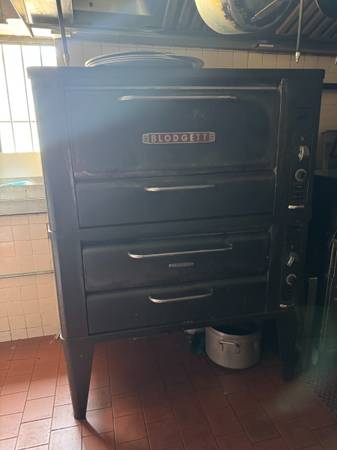 Commercial Pizza Oven 1