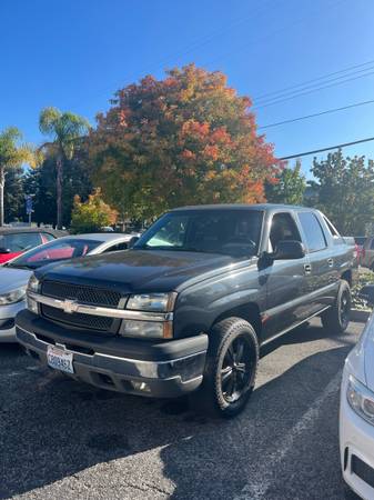 2003 Chevrolet Avalanche 1