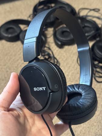 Sony compact wired headphones - 5 available! 1