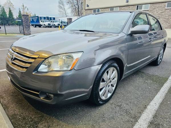 2005 Toyota Avalon 1
