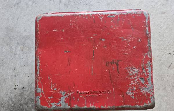 Vintage Progress Refrigerator Co. Louisville KY Red Metal Cooler Ice Chest with  1