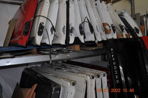 FORD -CHEVY-RAM PK Tailgates & bumpers - $850 (HOUSTON)63470937026819123