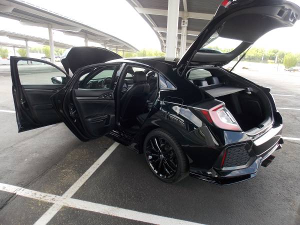 2018 Honda Civic Hatchback 4dr Sport Touring 53k miles warranty - $12,999 (Maryland exit 15 off 95/495 near Fed Ex Field)63616742030593123