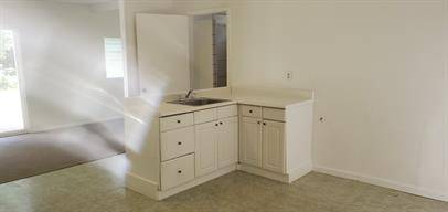 $1,350 Unidad C en 28th/Shower Ave, servicios incluidos, HPP (Keaau)63686673510529120