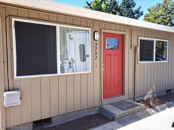 $1,595 / 2hab - RECIENTEMENTE REMODELADO 2HAB/1BAÑO ALFOMBRA, PINTURA, BAÑO, etc. + COCHERA CON ENERGÍA (Vancouver, WA)63842024566019121
