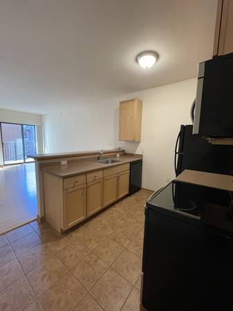 1 Bed/1 Bath Downtown 1