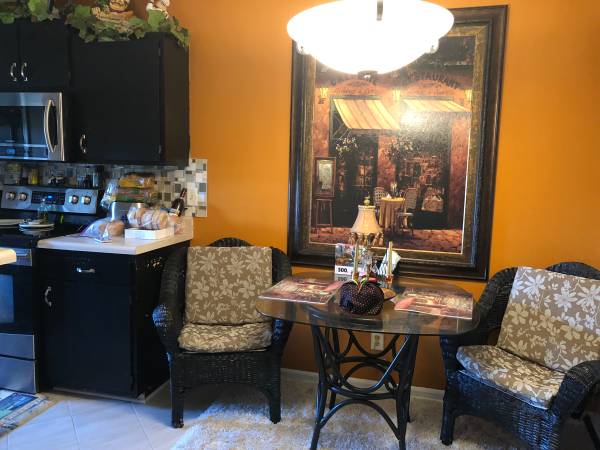 $600 / 3br - 1300ft2 - ROOMMATE WANTED-PRIVATE BED/BATH CONDO (goose creek)64016107827714121